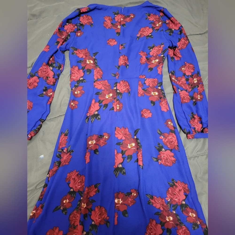 Small Dynamite Floral Faux Wrap V- Neck Dress - Picture 9 of 9